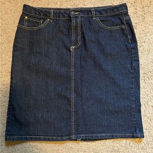 Jaclyn Smith Jean Skirt Women's Size 14 Stretch Denim Pockets Blue Back Slit